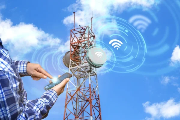 Perkembangan Teknologi Antena Internal pada Smartphone Modern